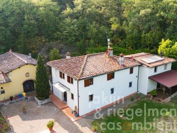 Due casolari con 12 camere da letto a 13 km da Firenze 668m² Bagno a Ripoli