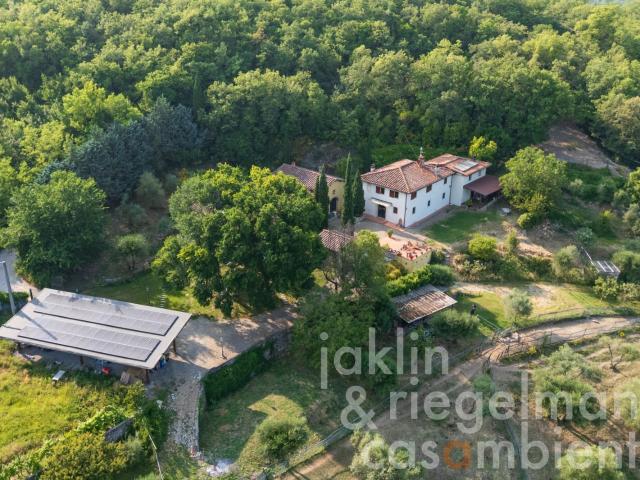 Due casolari con 12 camere da letto a 13 km da Firenze 668m² Bagno a Ripoli
