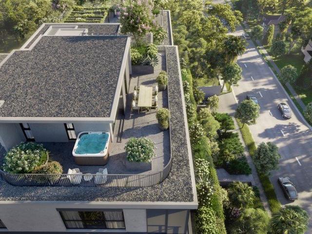 Duel level penthouse apartment with private internal lift