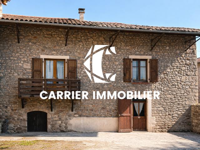 DUERNE CENTRE VILLAGE Maison en pierre à rénover intégralement Fort potentiel avec extérieur à l'arrière