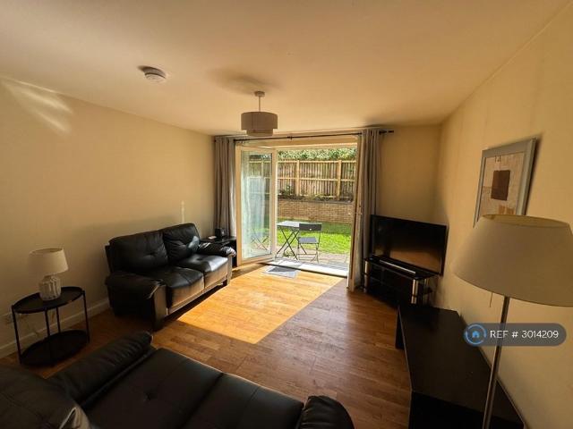 Duff Street, Edinburgh, EH11 3 bed flat to rent £2,850 pcm £658 pw