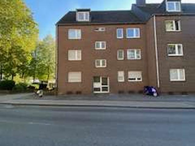 Duisburg Beeck, schöne sanierte 2 Zimmer Wohnung mit Balkon