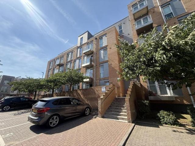 Duke Court, Hounslow TW3, 2 bed flat to rent, £2,250 pcm | PrimeLocation