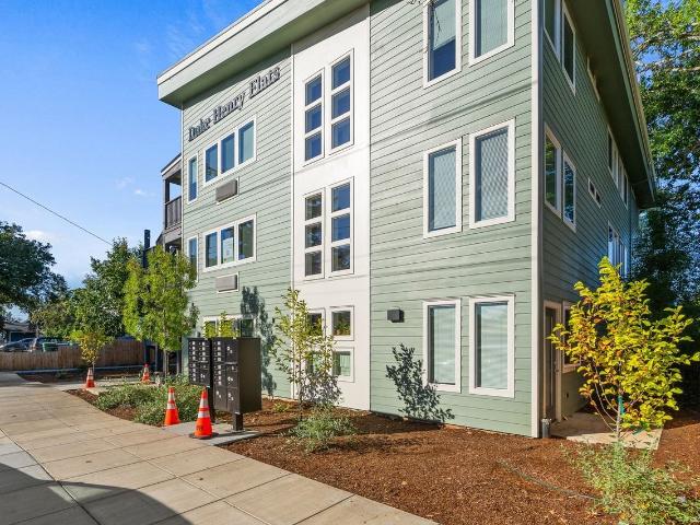 Duke Henry Flats 2 Bedroom Apartment for Rent at 6355 Se 92nd Ave, Portland, OR 97266 Lents