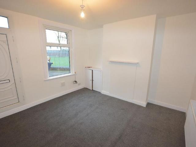Duke Place, Worksop 2 bed terraced house to rent £595 pcm £137 pw