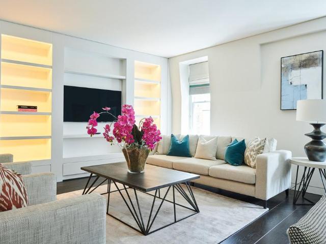 Duke Street 1 bed apartment to rent £10,400 pcm £2,400 pw