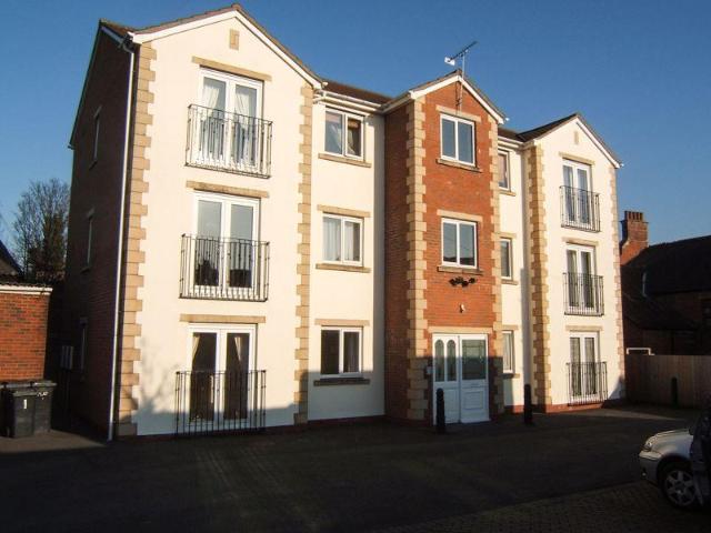 Duke Street, Trowbridge 2 bed apartment to rent £925 pcm £213 pw