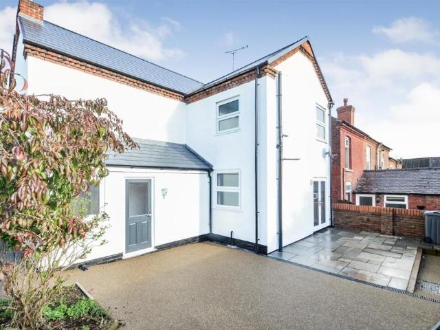 Duke Street, Alfreton DE55, 3 bed detached house to rent, £1,250 pcm | PrimeLocation