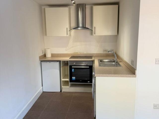 Duke Street, Chelmsford CM1, 1 bed flat to rent, £1,090 pcm | PrimeLocation