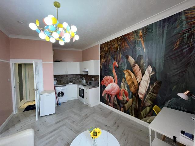 Duke Street, Glasgow, G31 1 bed apartment to rent £850 pcm £196 pw