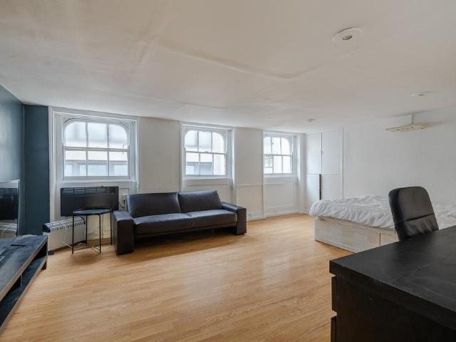 Duke Street, London, W1U Studio to rent £3,250 pcm £750 pw