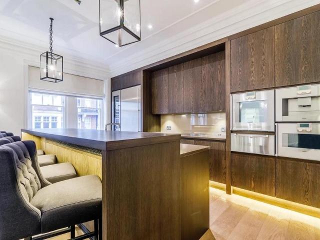 Duke Street, Mayfair, London 3 bed apartment to rent £25,567 pcm £5,900 pw