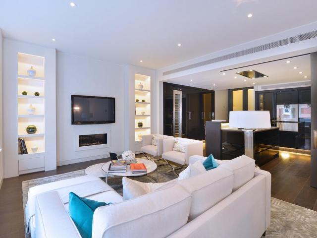 Duke Street, Mayfair, W1K 2 bed apartment to rent £15,167 pcm £3,500 pw