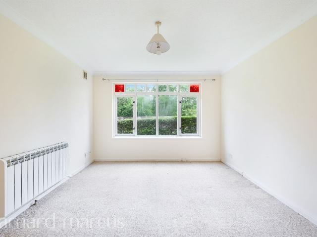 Dukes Avenue, New Malden KT3, 1 bed flat to rent, £1,400 pcm | PrimeLocation
