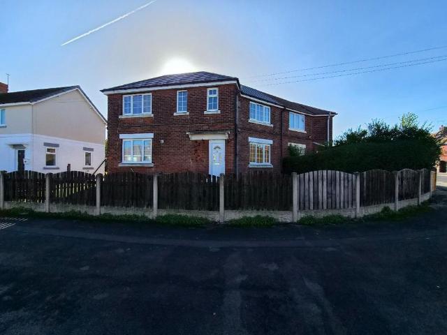 Dukeries Crescent, Worksop 3 bed semi detached house to rent £850 pcm £196 pw