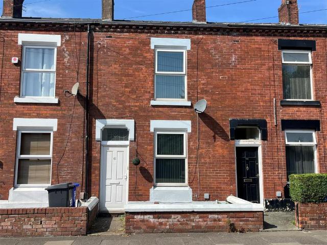 Dukinfield Road, Hyde SK14 2 bed terraced house to rent £875 pcm £202 pw