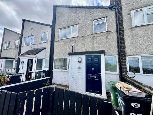 Dulverton Place, Leeds LS11, 3 bed property to rent, £1,150 pcm | PrimeLocation