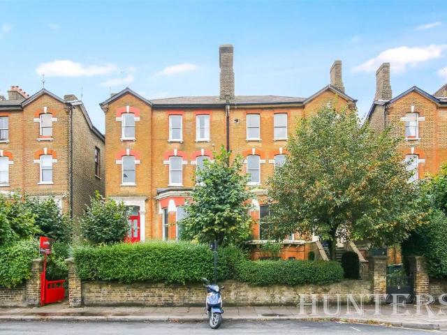 Dulwich Road, London, SE24 0PA 2 bed apartment to rent £2,300 pcm £531 pw
