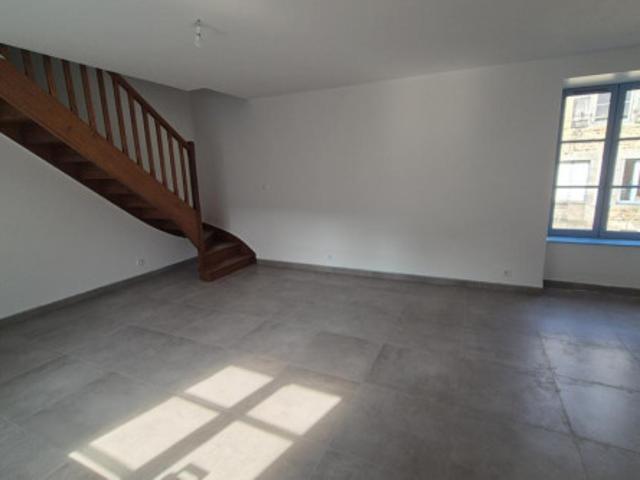 Duplex/Triplex à Saint Aubin Du Cormier à louer Locagestion, expert en gestion locative
