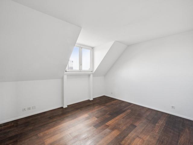 Duplex/two level with 3.5 rooms on sale in Basel 93 m² | dreamo. Ch
