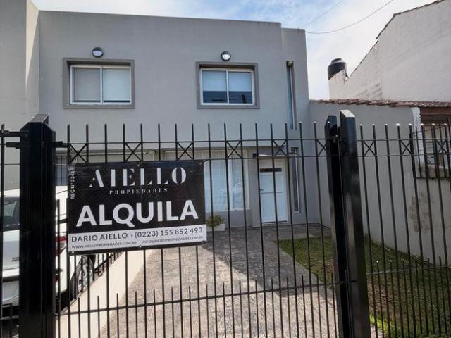 Dúplex 3 amb con entrada para auto y quincho