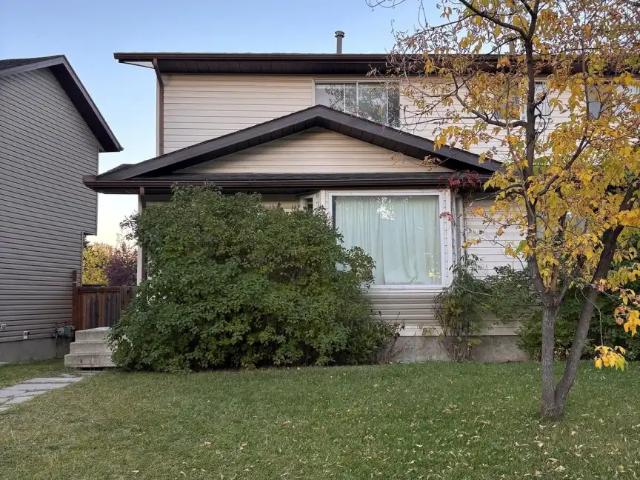 Duplex, 3 Bedroom with unfinished basement. Close to bus stop