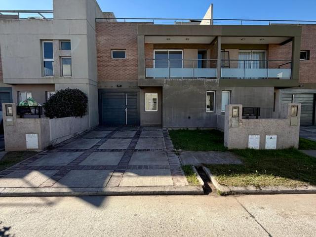 DUPLEX 3 DORM CAÑUELAS CHICO BARRIO CERRADO INCREIBLE OPCION