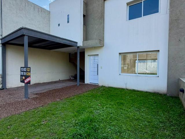 Dúplex 3 Dorm 3 Baños Cochera Patio c Asador Pileta y Seguridad 24hs en Altos de Manantiales