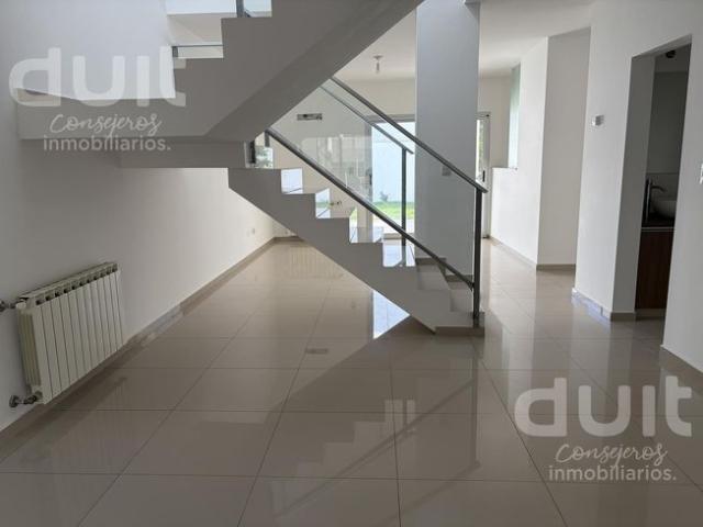 Duplex 3 dormitorios en alquiler en Tejas del Sur 2