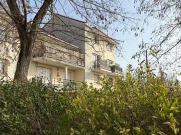 Chelles Oise, Oise, Picardie - Cave, Parking