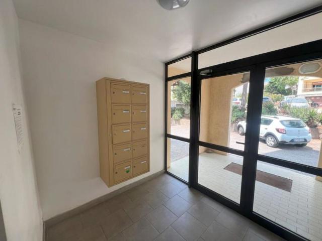 Duplex 3 pièces derniers étages véranda & balcon, vue mer imprenable à Calvi
