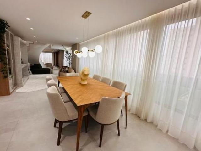 DUPLEX 3 SUÍTES 4 VAGAS INDIVIDUAIS MOBILIADO E DECORADO NOVO ! ÁGUA VERDE