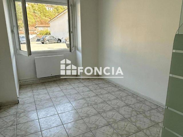 DUPLEX