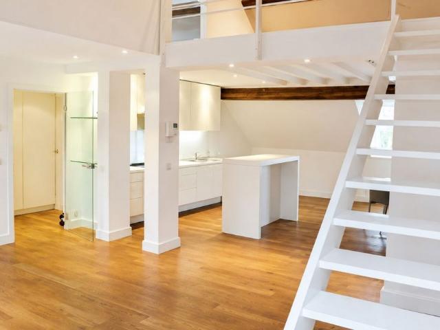 Duplex 1 chambre entièrement rénové – Saint Gilles / Châtelain
