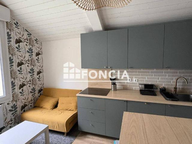 DUPLEX
