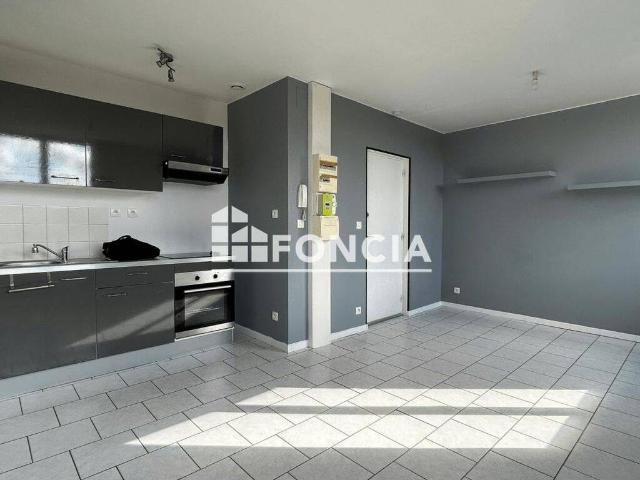 DUPLEX