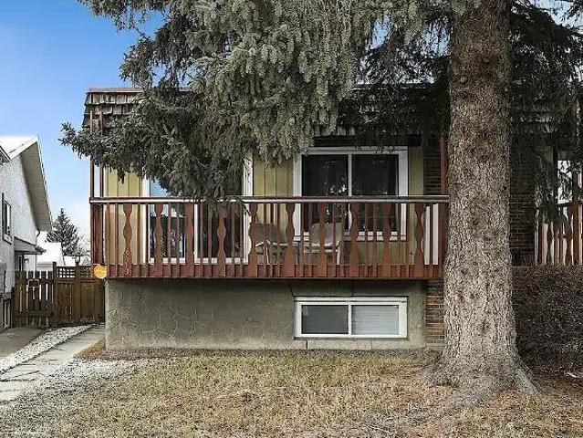 Duplex_ 2 Bed+Den NW, Calgary — 2 Bedrooms+ Den Duplex