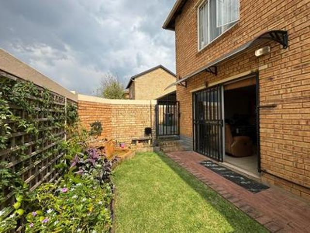 duplex 2 bedroom townhouse with own.