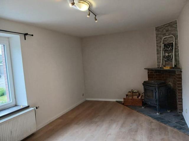 Duplex 2 chambres / terrasse et parking /0477 18 04 11