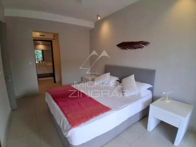 Duplex 2 Chambres avec Accès Direct à la Plage – Pereybère