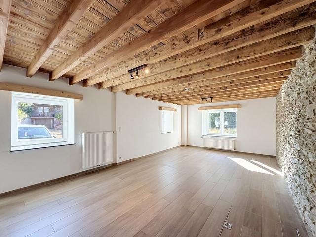 Duplex 2 chambres avec jardin à Dinez