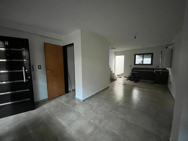 DUPLEX 2 DORM CON COCHERA EN HOUSING B CUESTA COLORADA