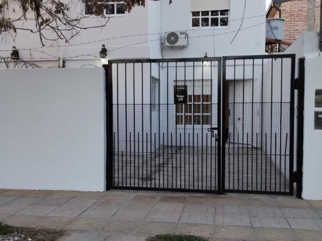 Duplex 2 dormitorios con entrada de vehiculo