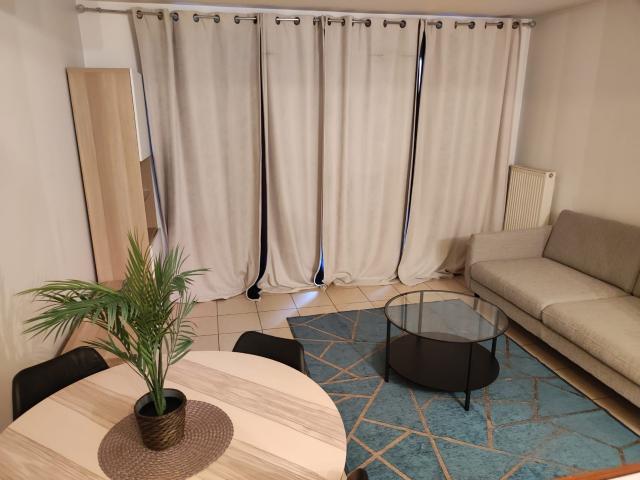 Duplex 2 room apartment close to La Défense