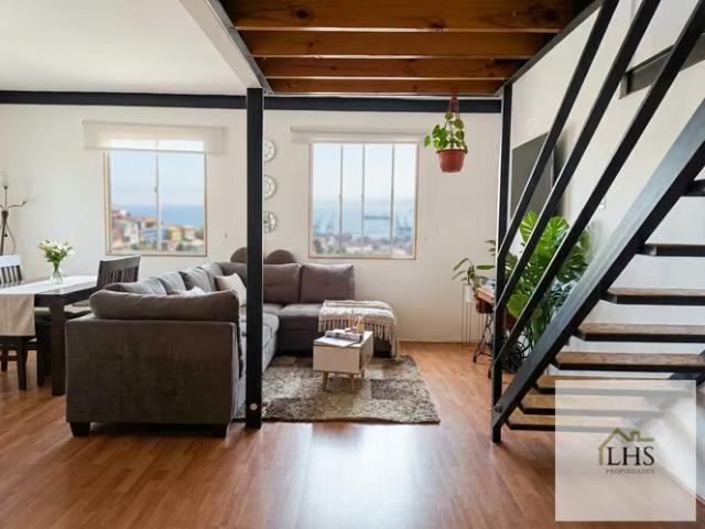 Dúplex 2D/2B con Vista a la Bahía | Cerro Santo Domingo, Valparaíso | 2 dormitorios por 78000. 00 en Valparaíso