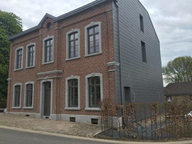 DUPLEX