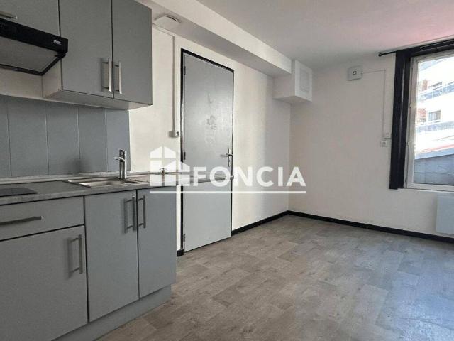 DUPLEX