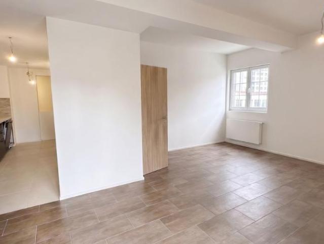 Duplex komplett renoviert zu verkaufen in Gimel
