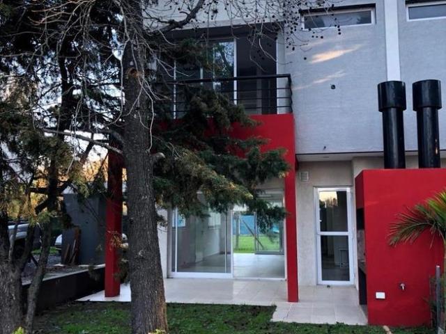 Duplex 4 ambientes en alquiler Canning