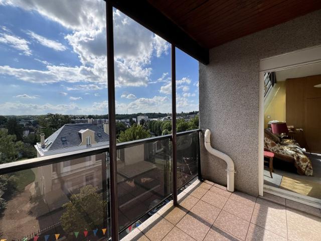 DUPLEX 4 CHAMBRES GARAGES + TERRASSE DREUX